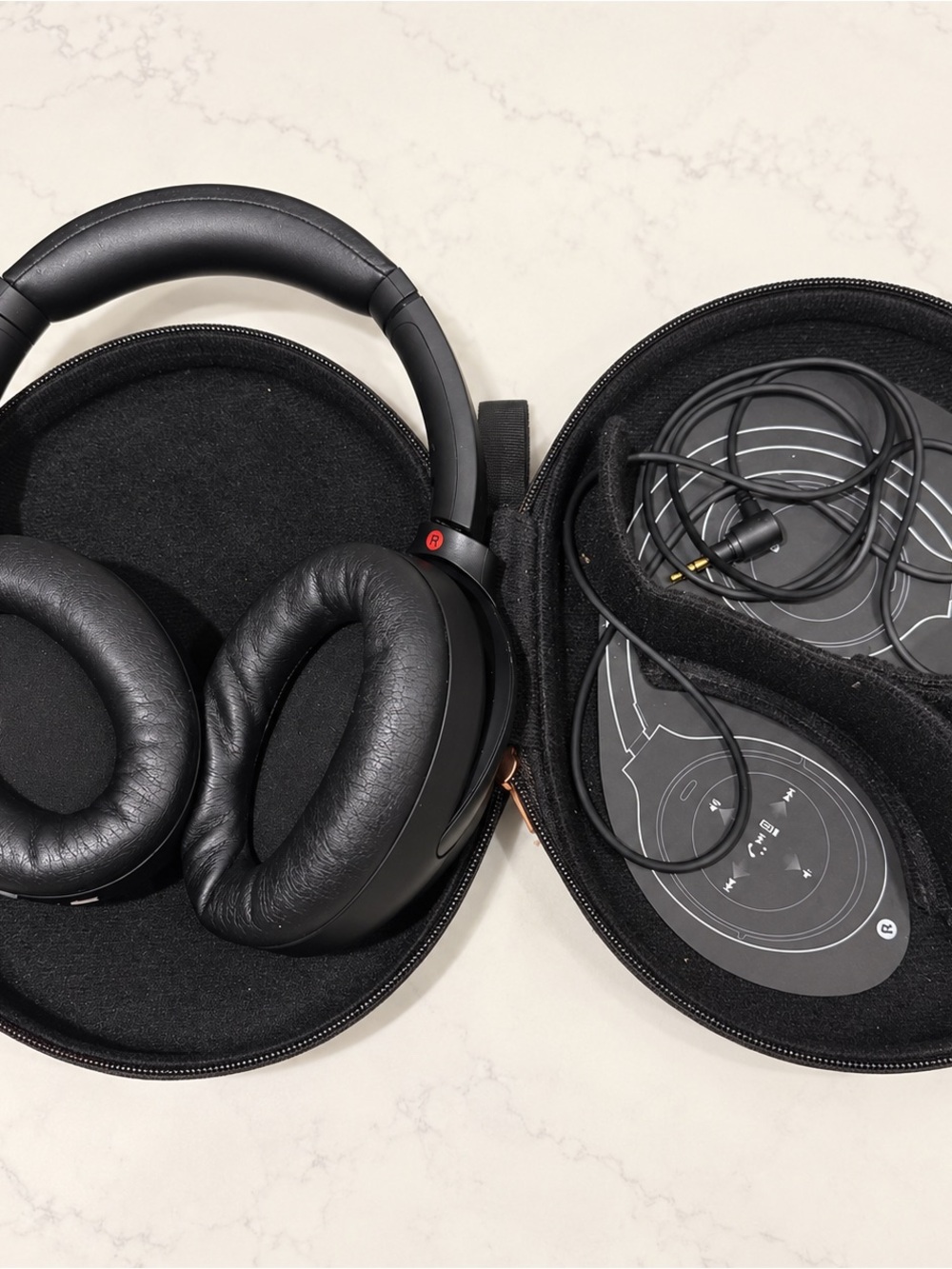 Sony noise cancelling headphones